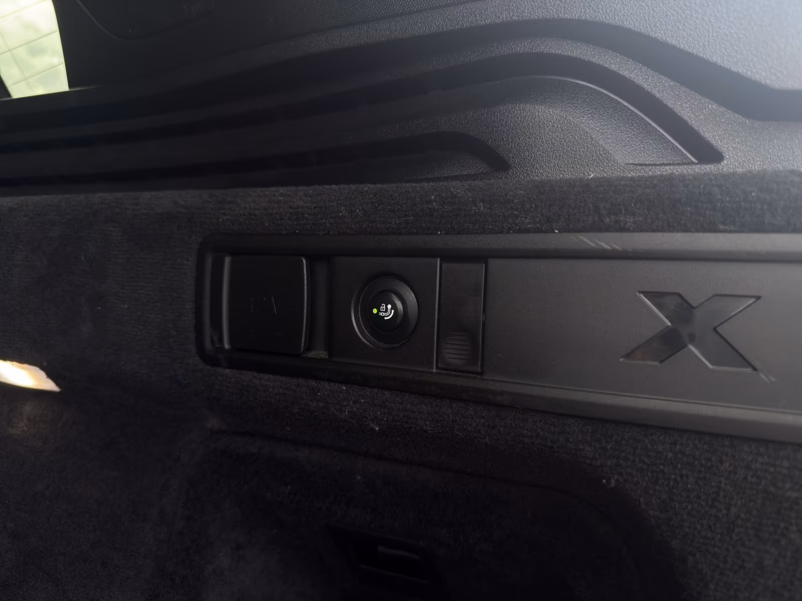 BMW X5 50e (foto 25/28)