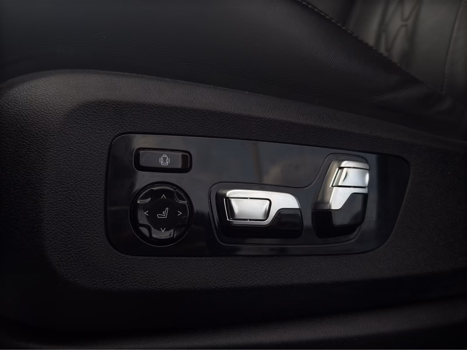 BMW X5 50e (foto 13/28)
