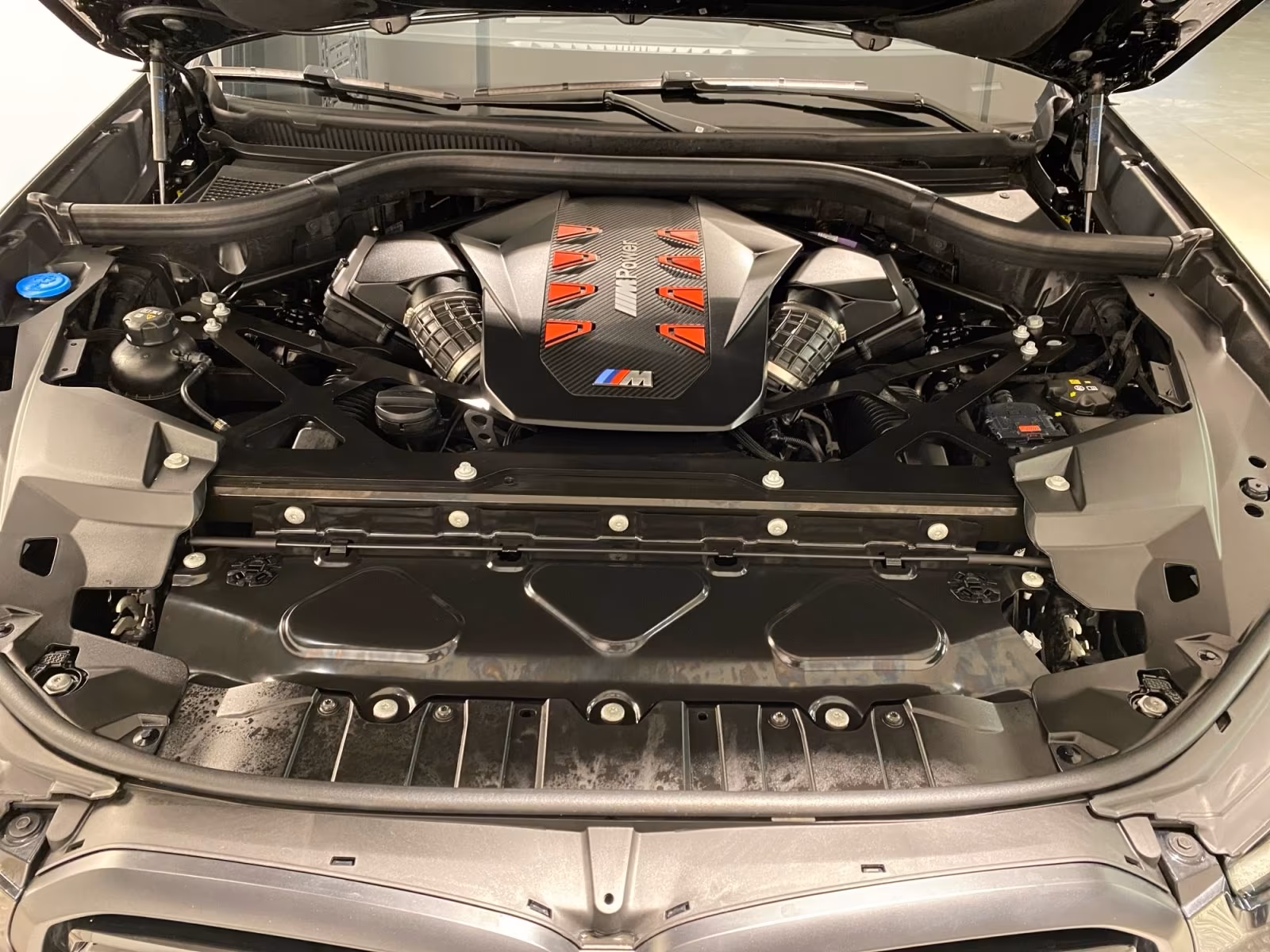 BMW X5M (foto 3/15)