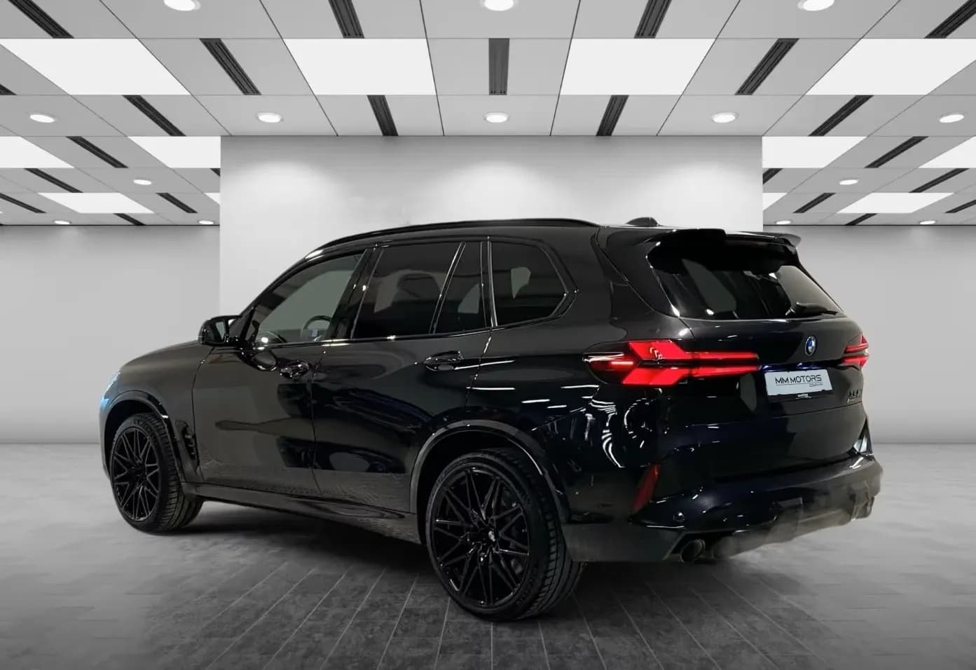 BMW X5M (foto 6/15)