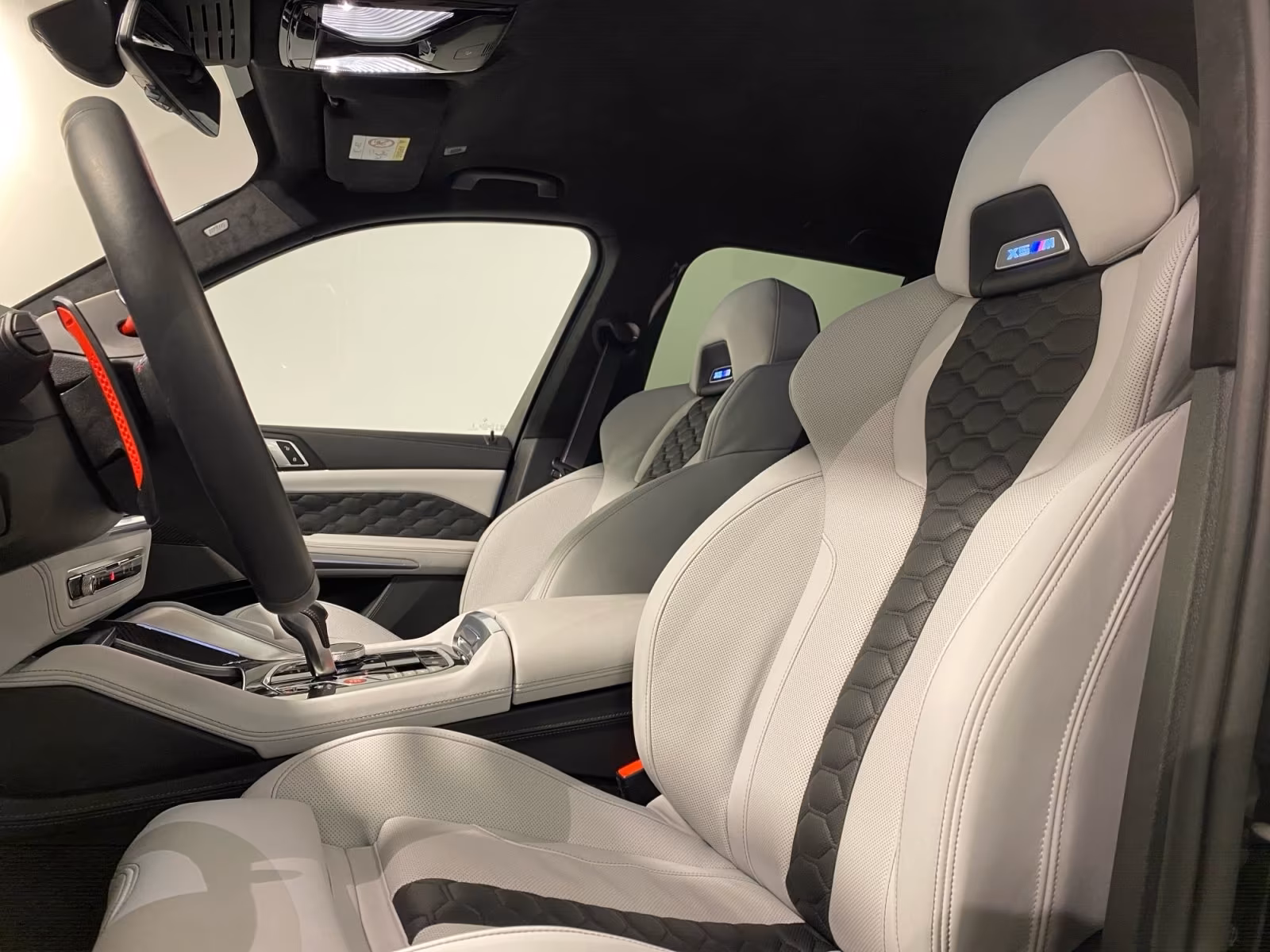 BMW X5M (foto 8/15)