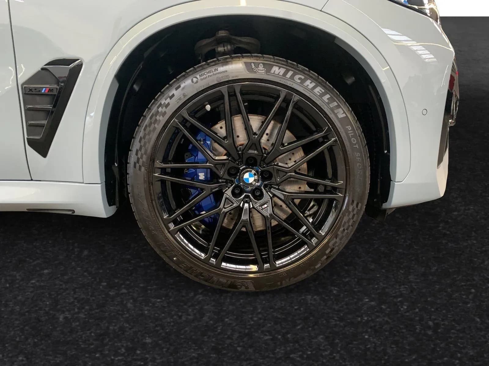 BMW X5M (foto 16/16)