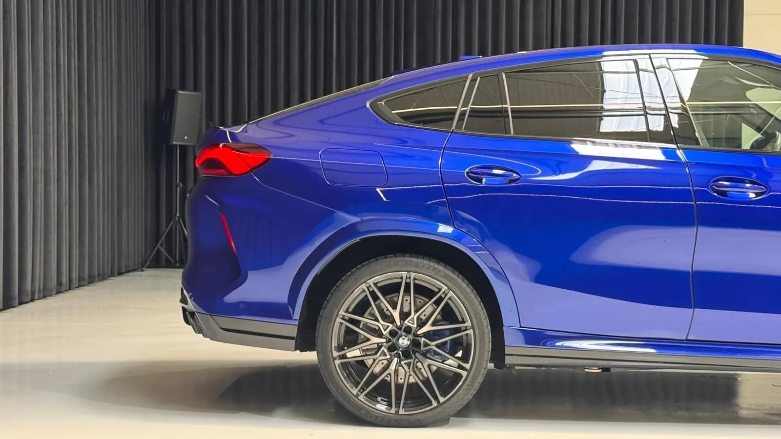 BMW X6 M (foto 13/30)