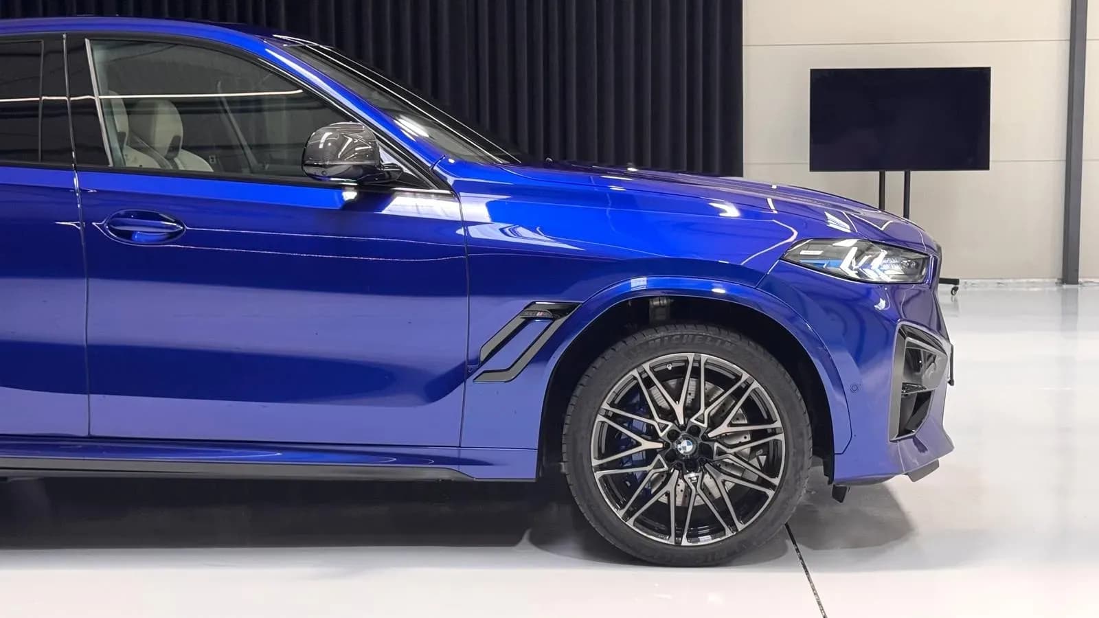 BMW X6 M (foto 12/30)