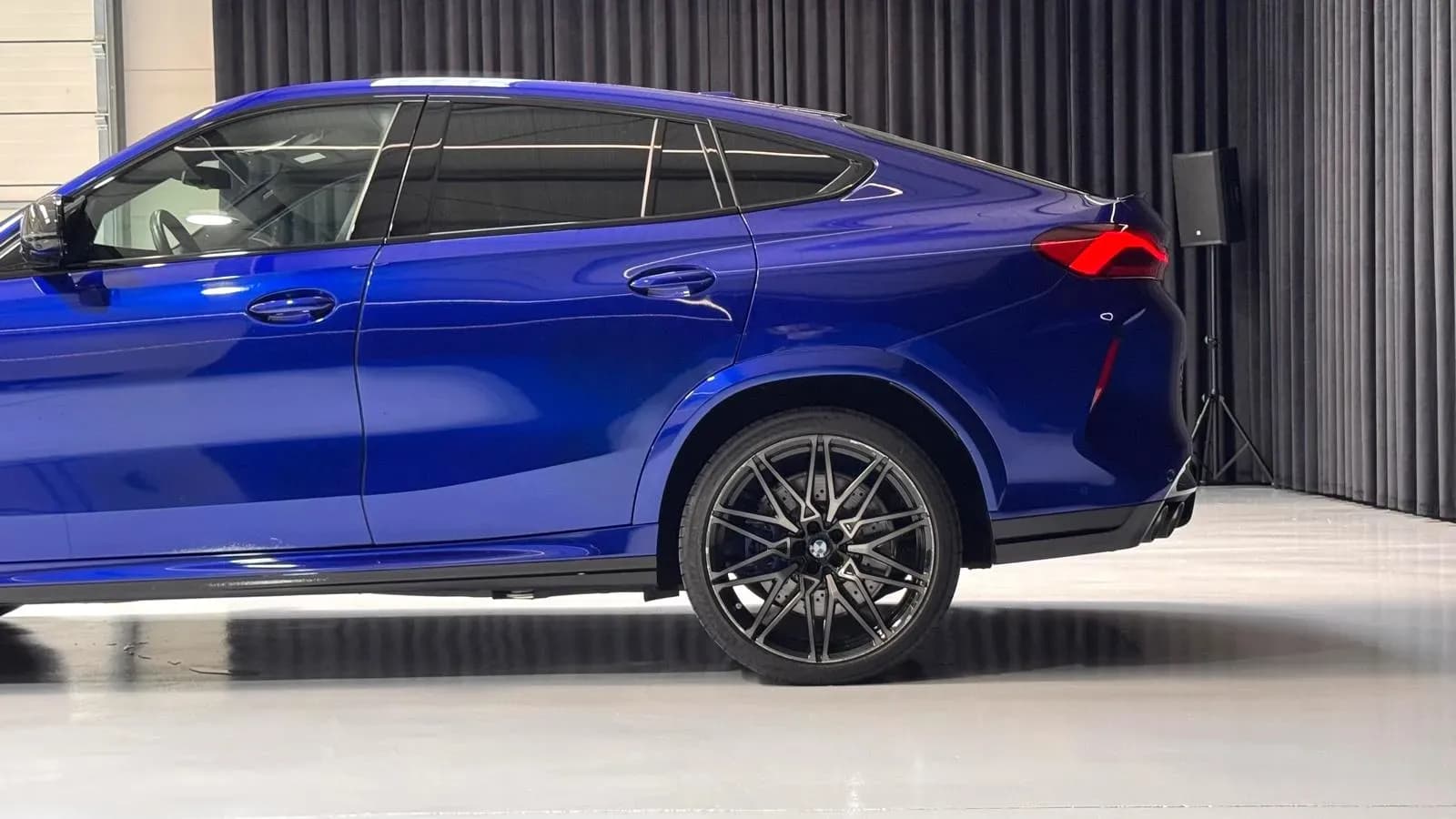 BMW X6 M (foto 3/30)