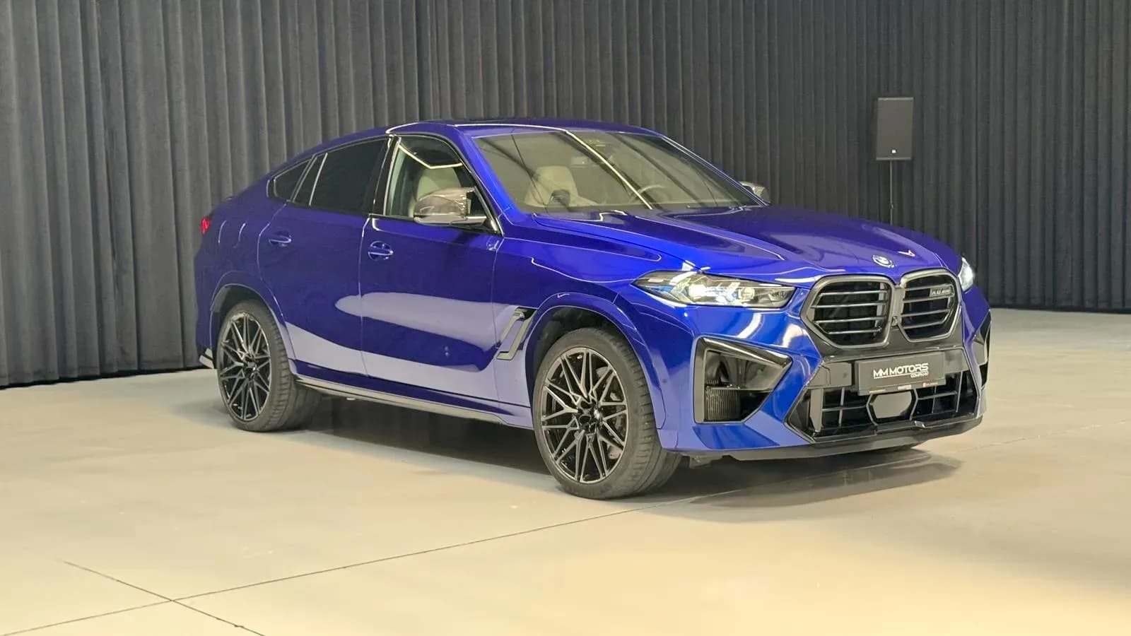 BMW X6 M (foto 5/30)