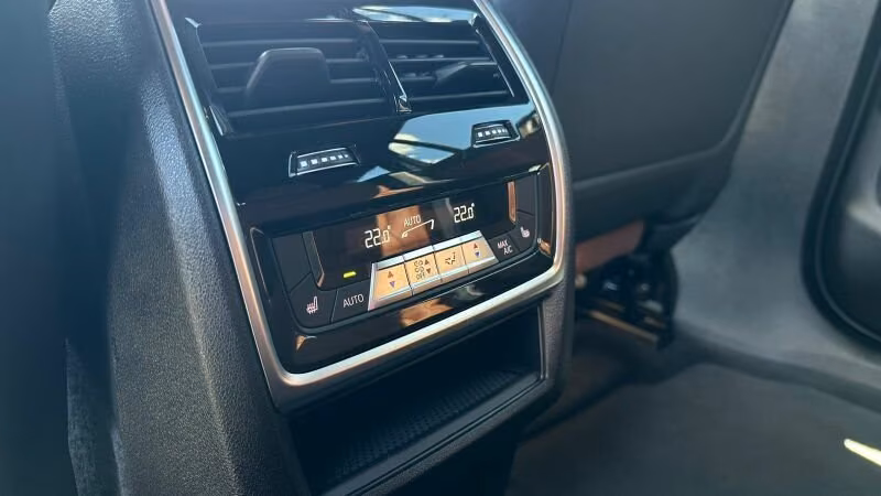 BMW X6 (foto 13/19)