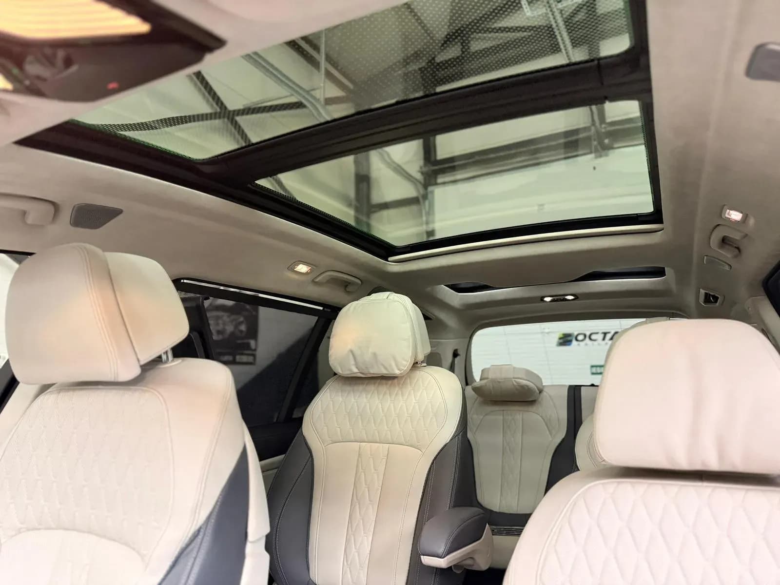 BMW X7 (foto 14/26)