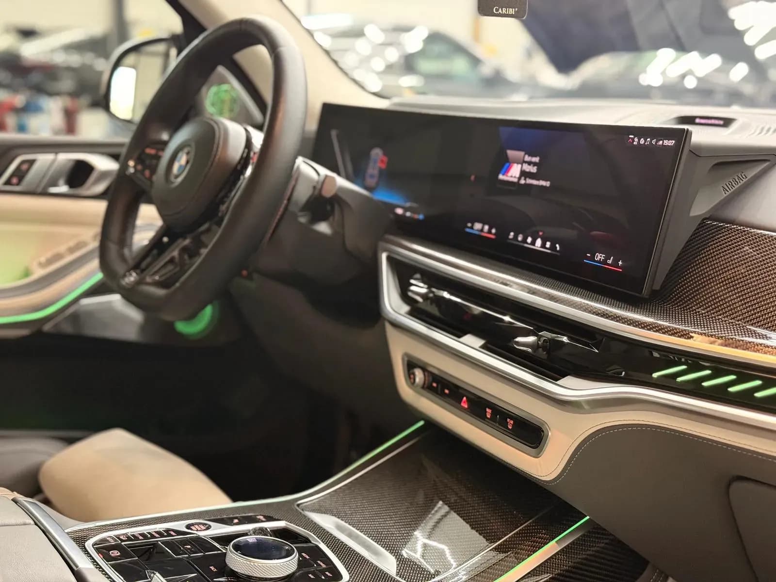 BMW X7 (foto 16/26)