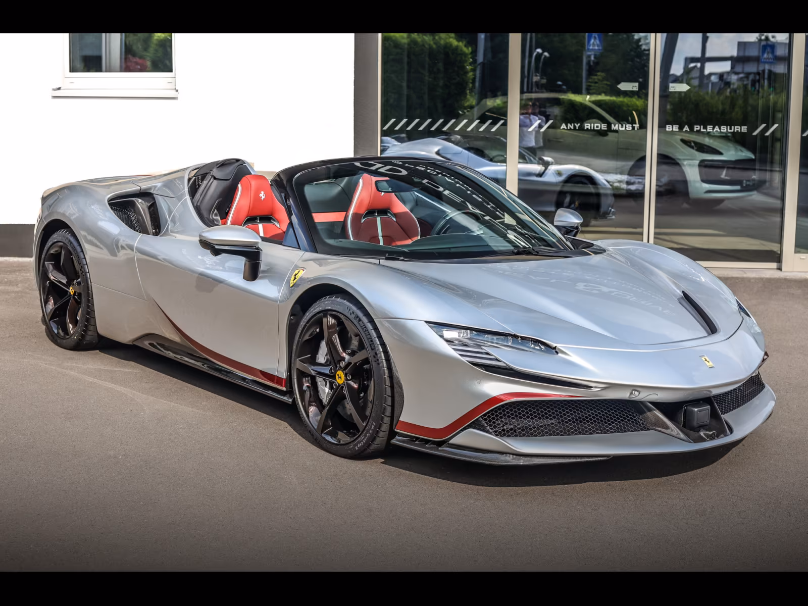 Ferrari SF90 (foto 2/29)