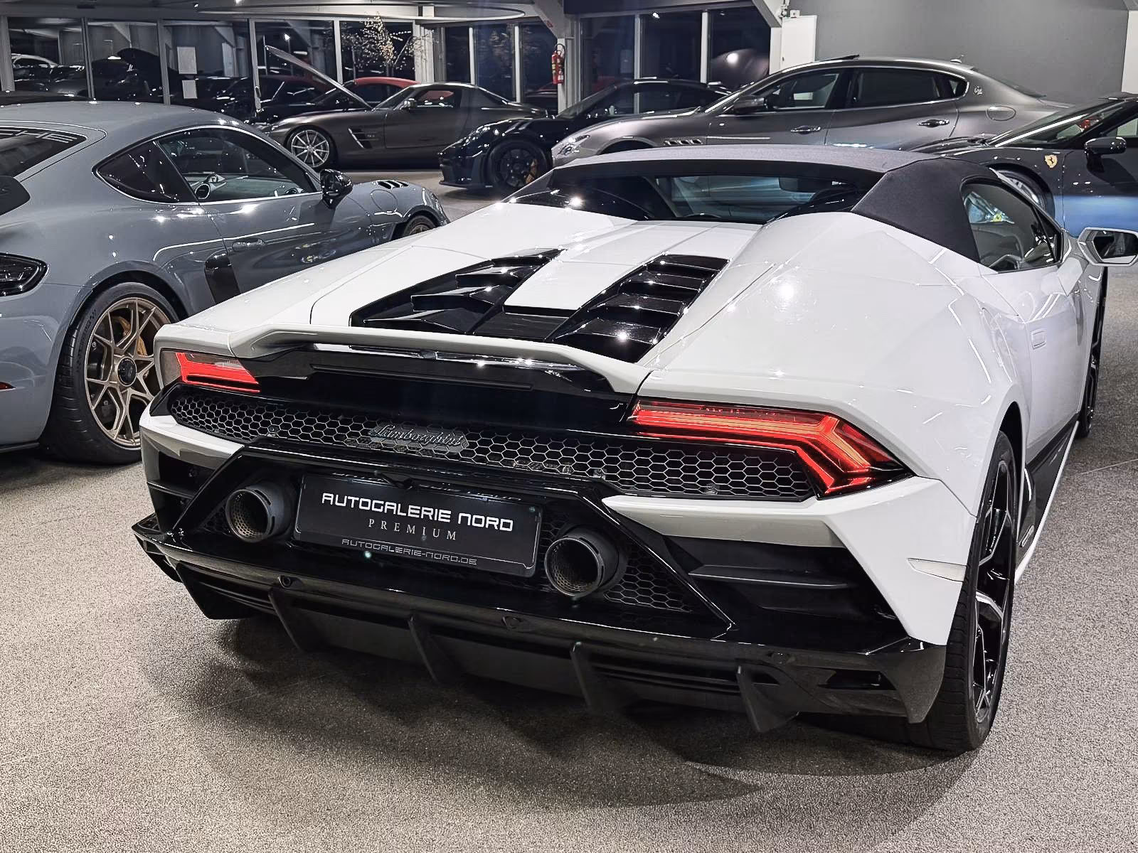 Lamborghini Huracan Evo (foto 14/15)