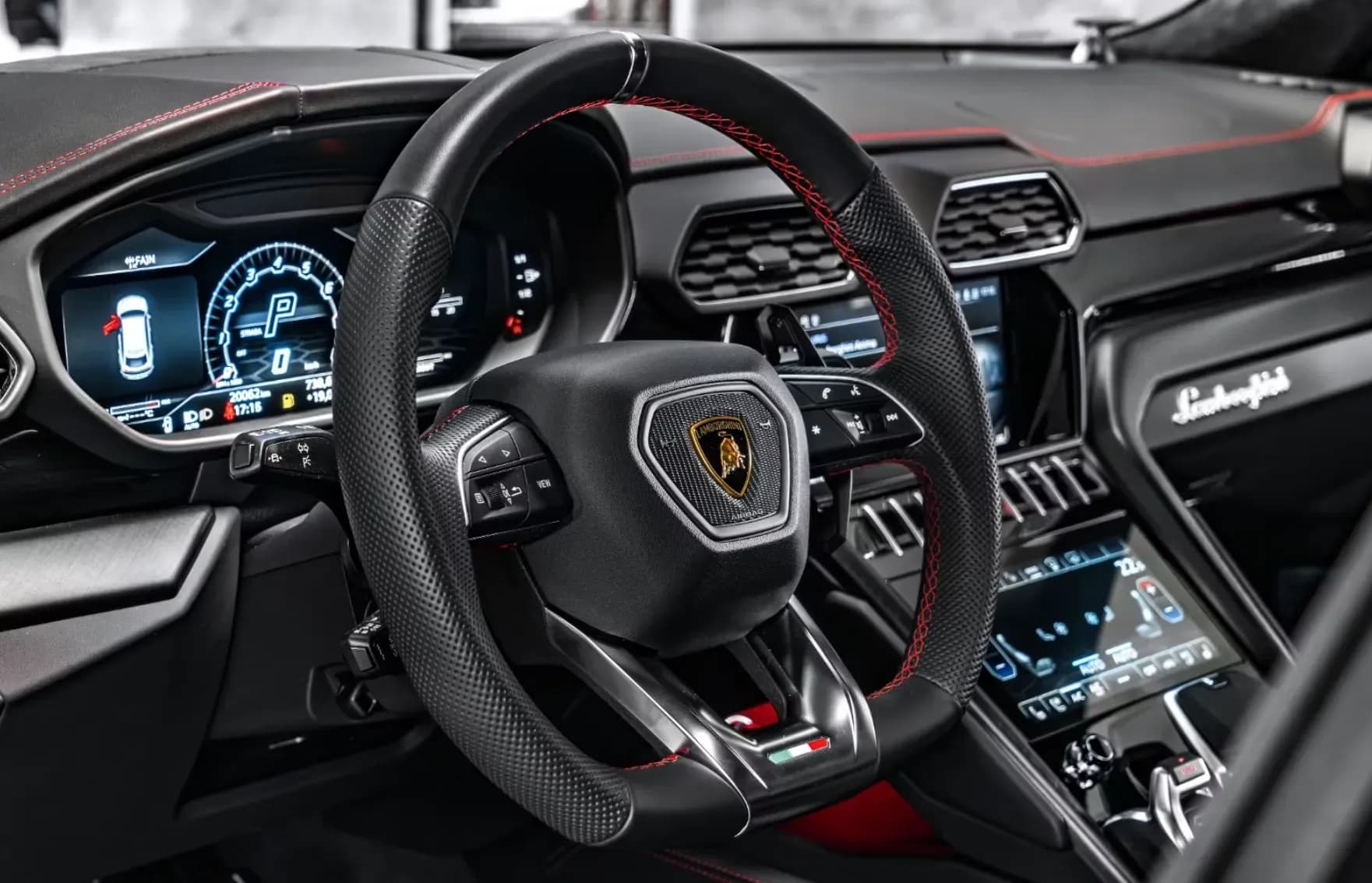 Lamborghini Urus (foto 11/19)