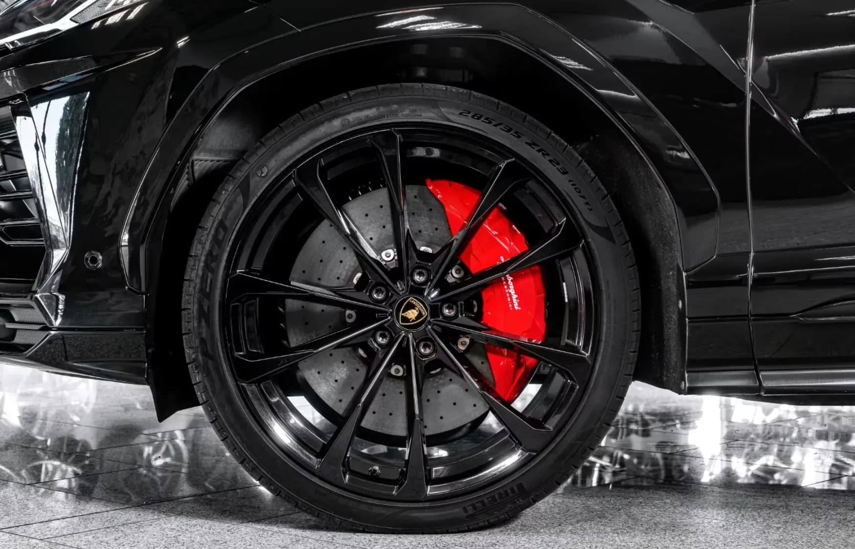 Lamborghini Urus (foto 8/19)