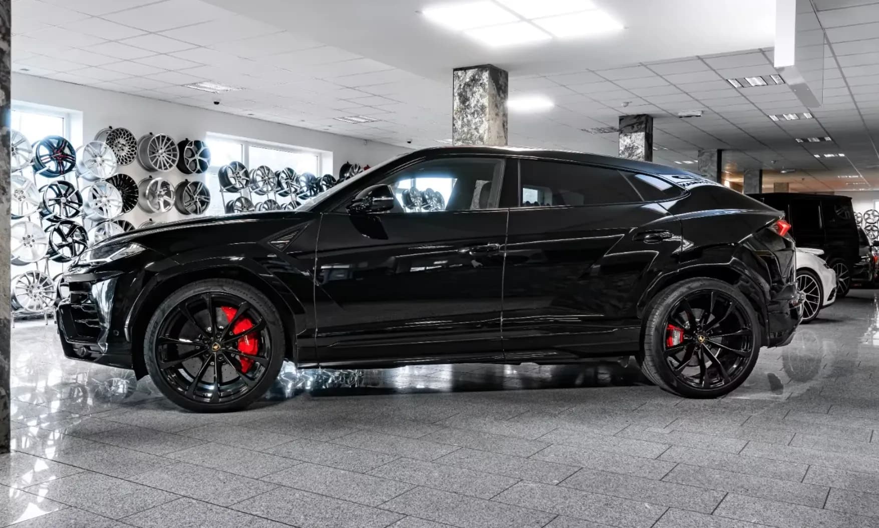 Lamborghini Urus (foto 2/19)