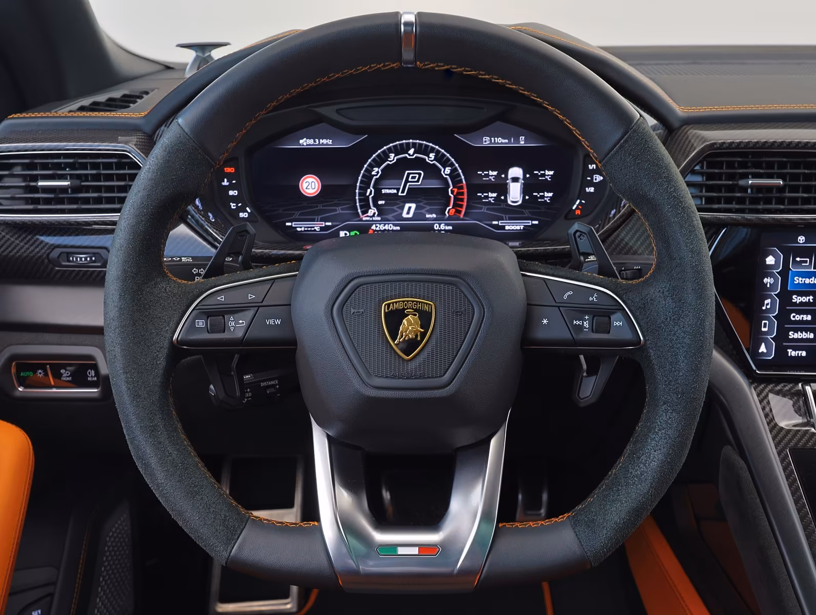 Lamborghini Urus (foto 12/24)