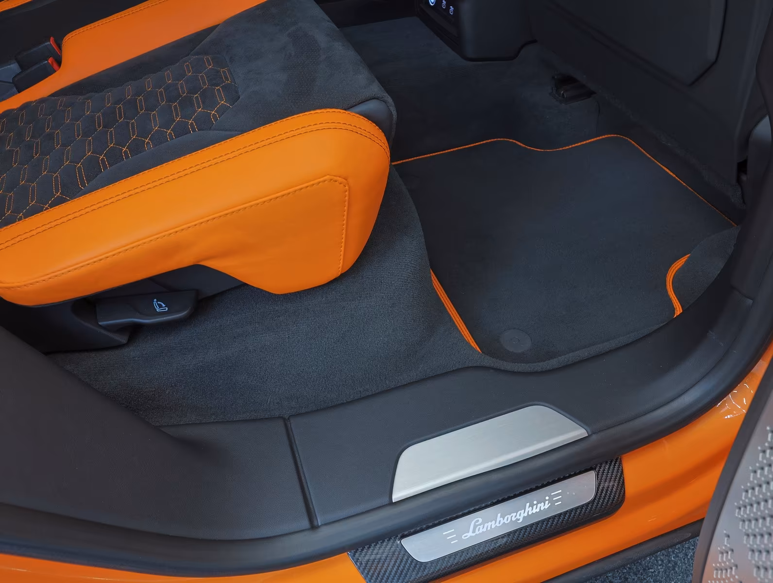 Lamborghini Urus (foto 18/24)