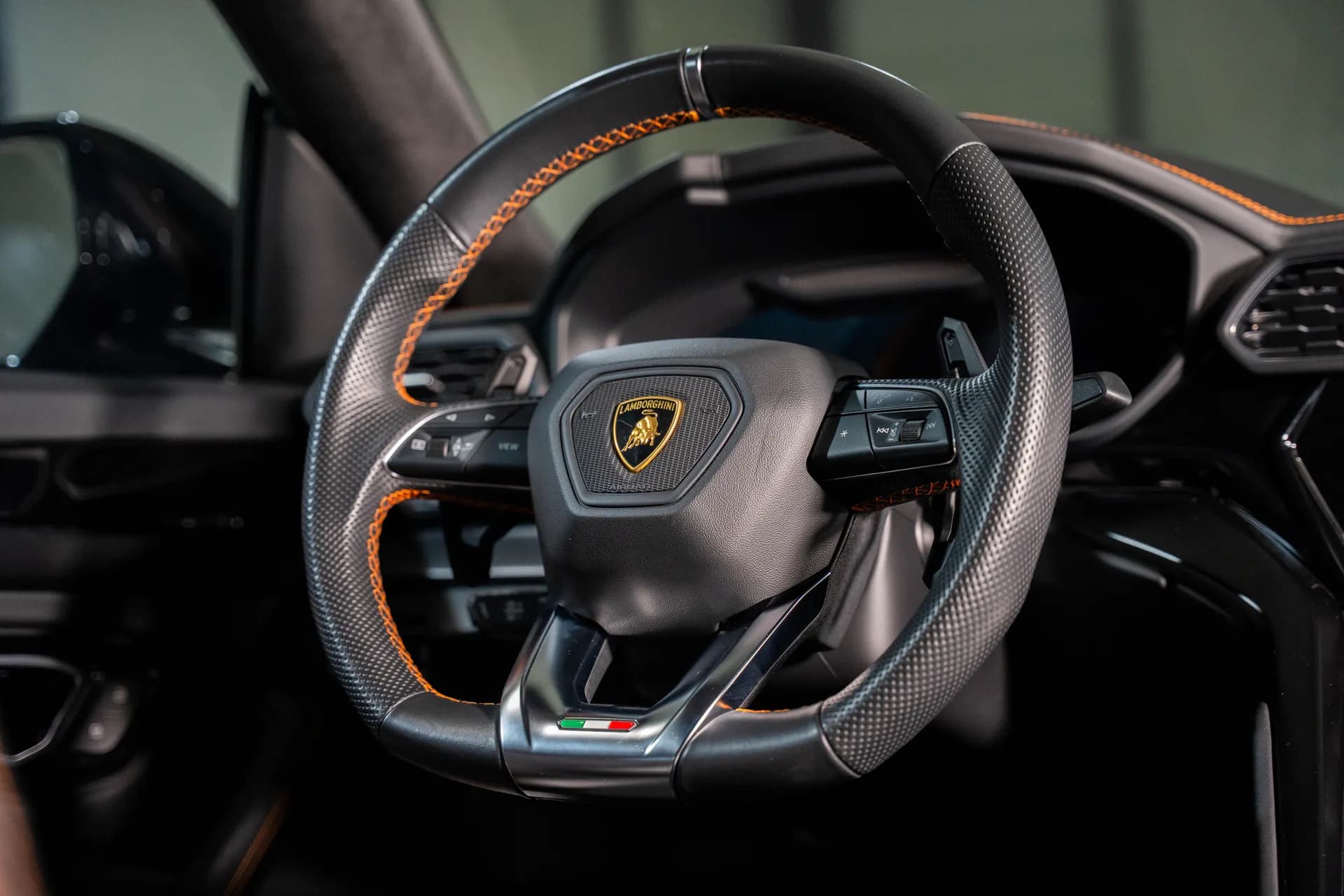 Lamborghini Urus (foto 12/18)