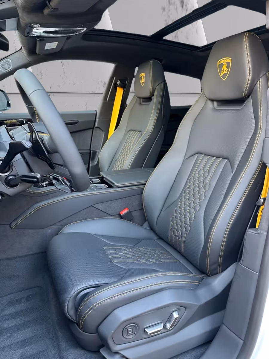 Lamborghini Urus SE (foto 10/23)