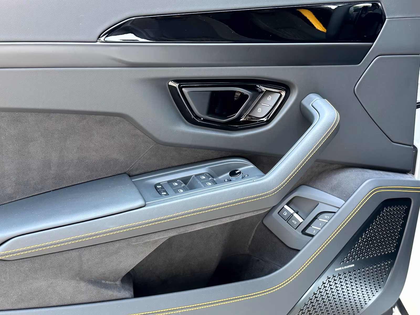 Lamborghini Urus SE (foto 20/23)