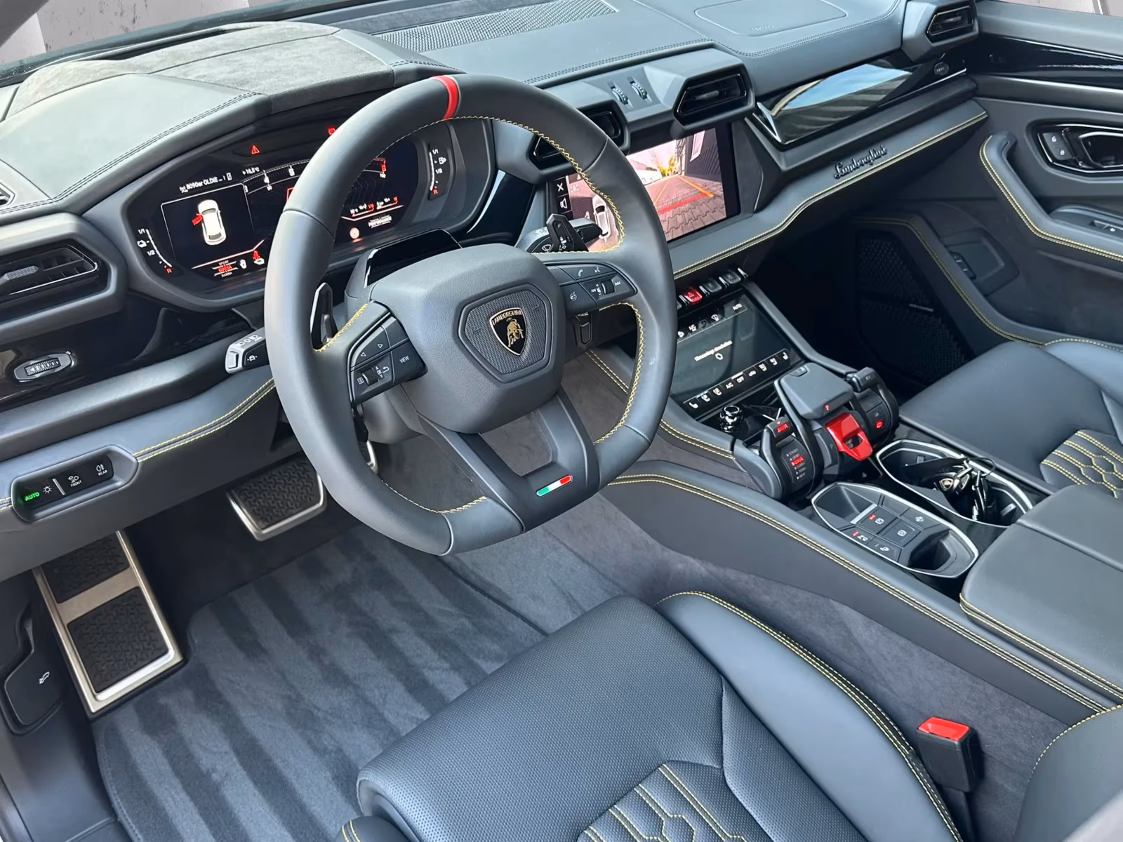 Lamborghini Urus SE (foto 12/23)