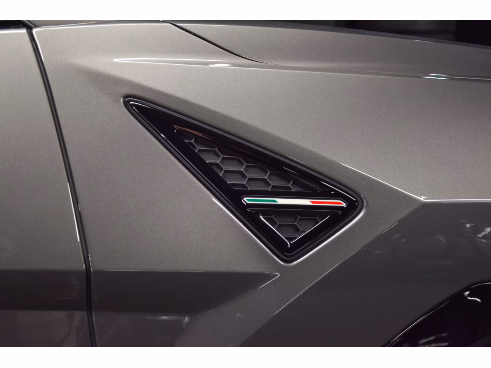 Lamborghini Urus (foto 6/29)