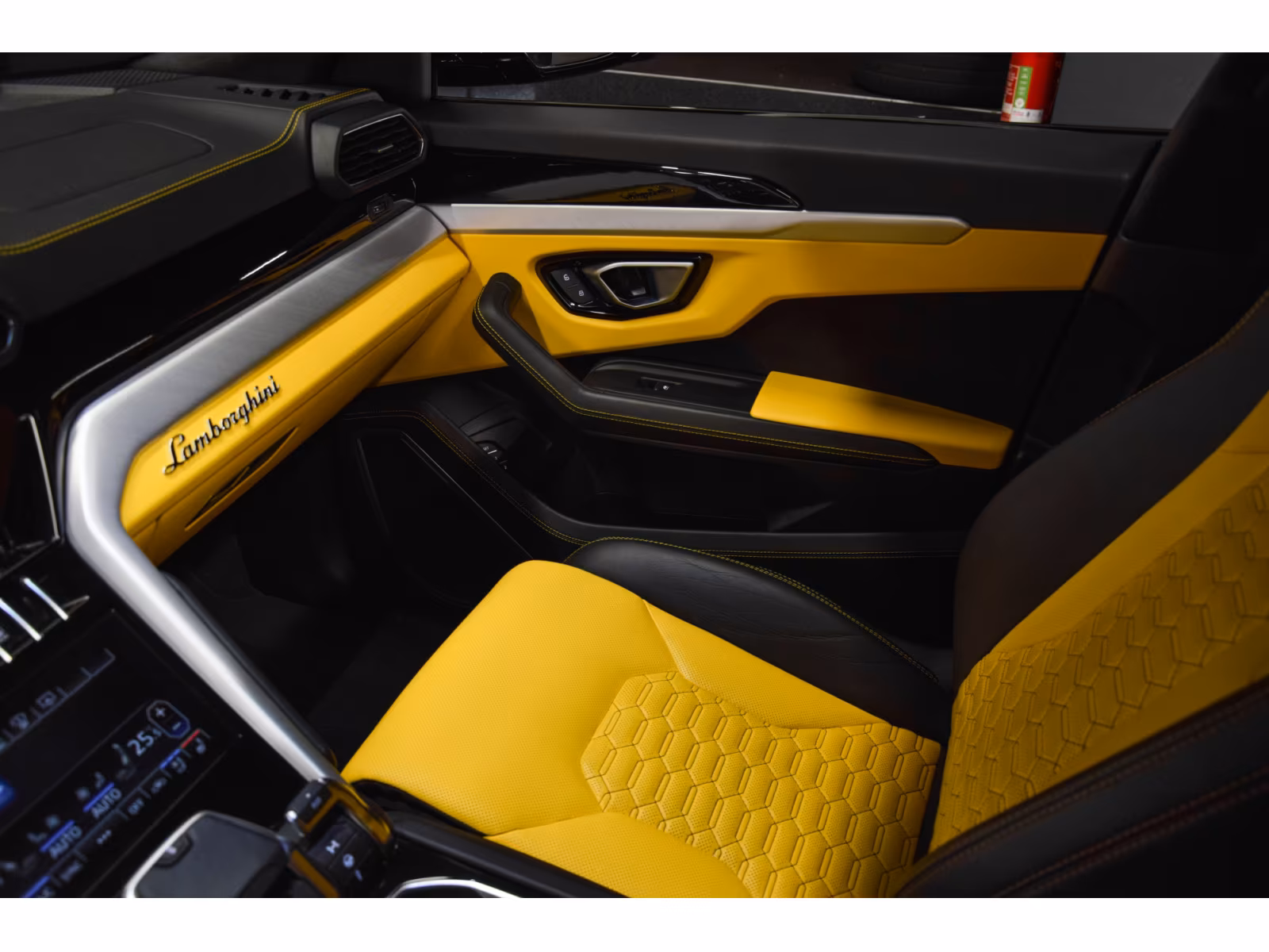 Lamborghini Urus (foto 19/29)