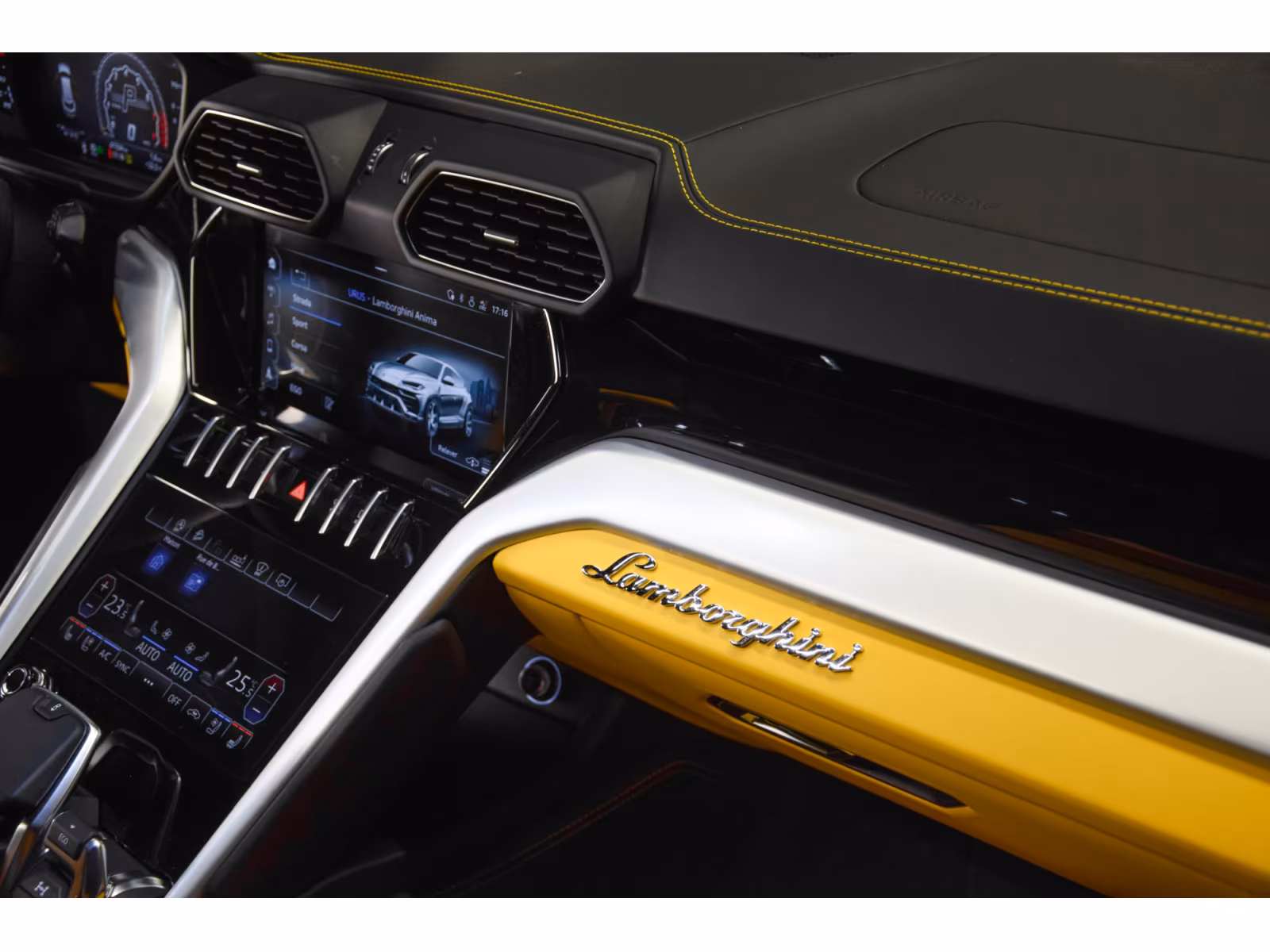 Lamborghini Urus (foto 20/29)