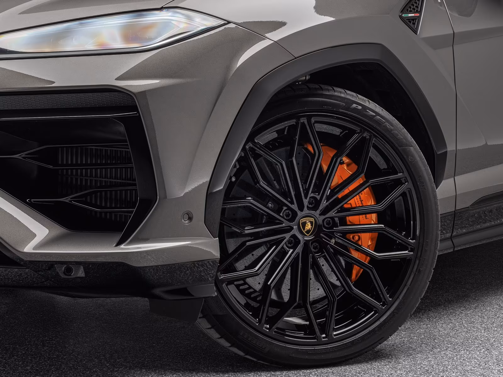 Lamborghini Urus SE (foto 11/28)