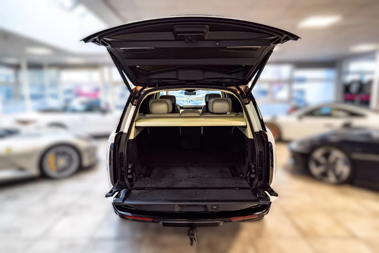 Land Rover Range Rover P615 LWB (foto 12/30)