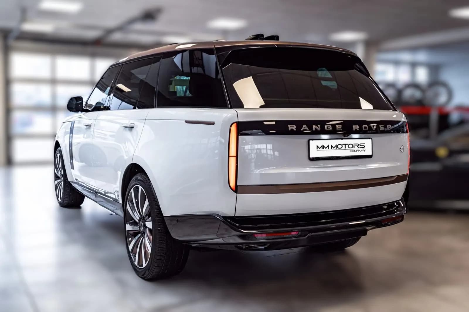 Land Rover Range Rover P615 LWB (foto 14/30)