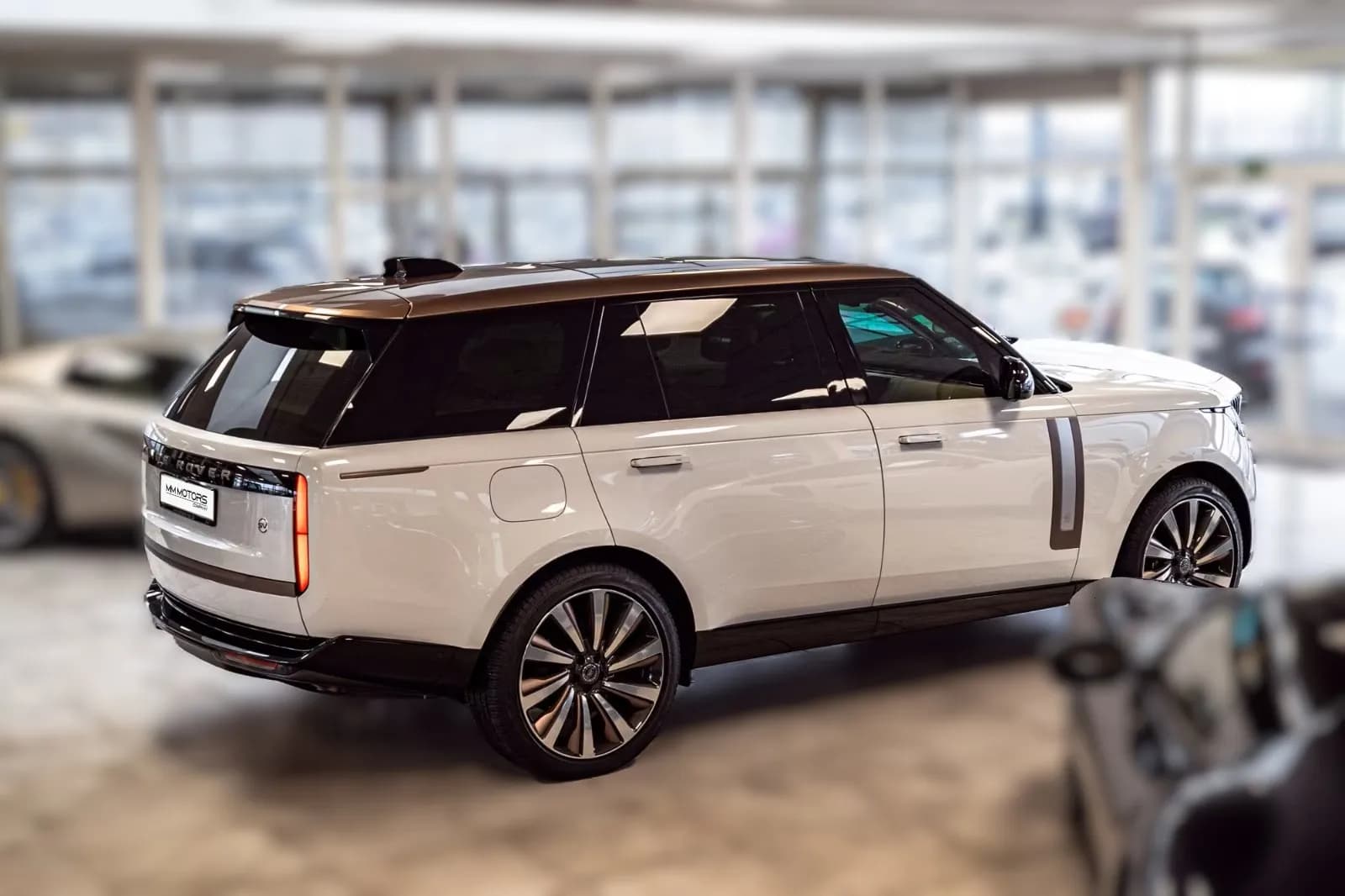 Land Rover Range Rover P615 LWB (foto 8/30)
