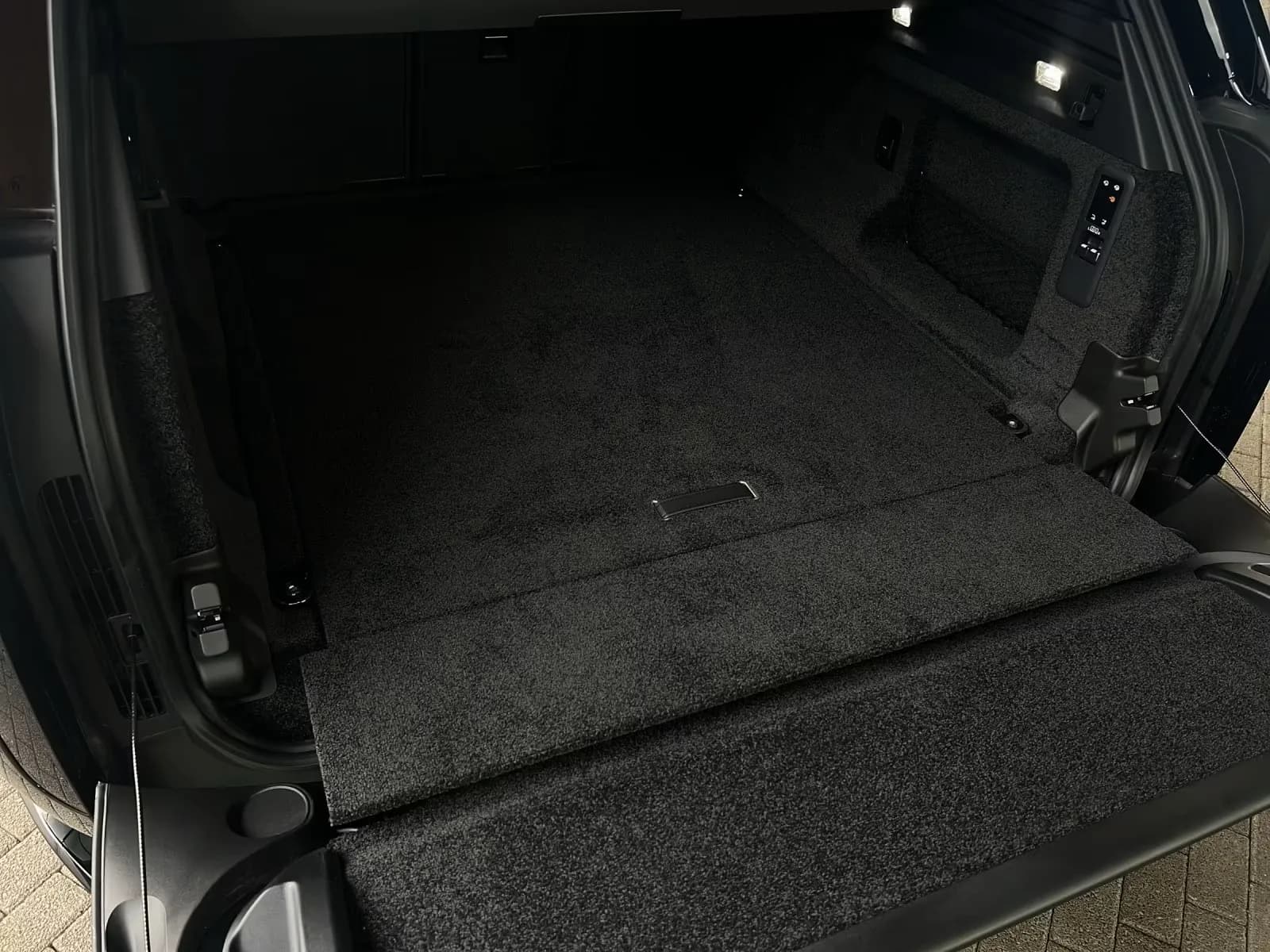 Land Rover Range Rover P460e (foto 30/30)