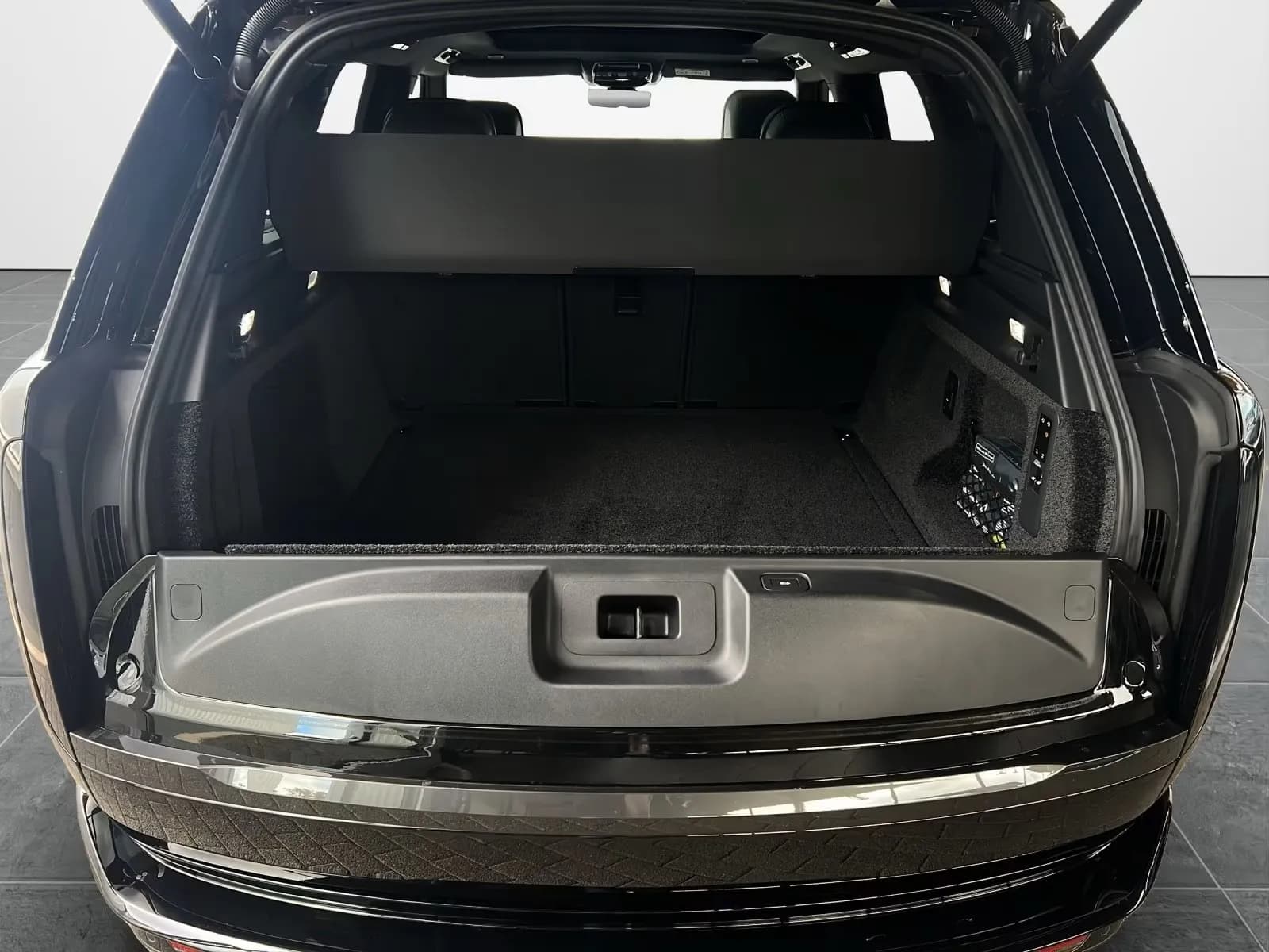 Land Rover Range Rover P460e (foto 28/30)