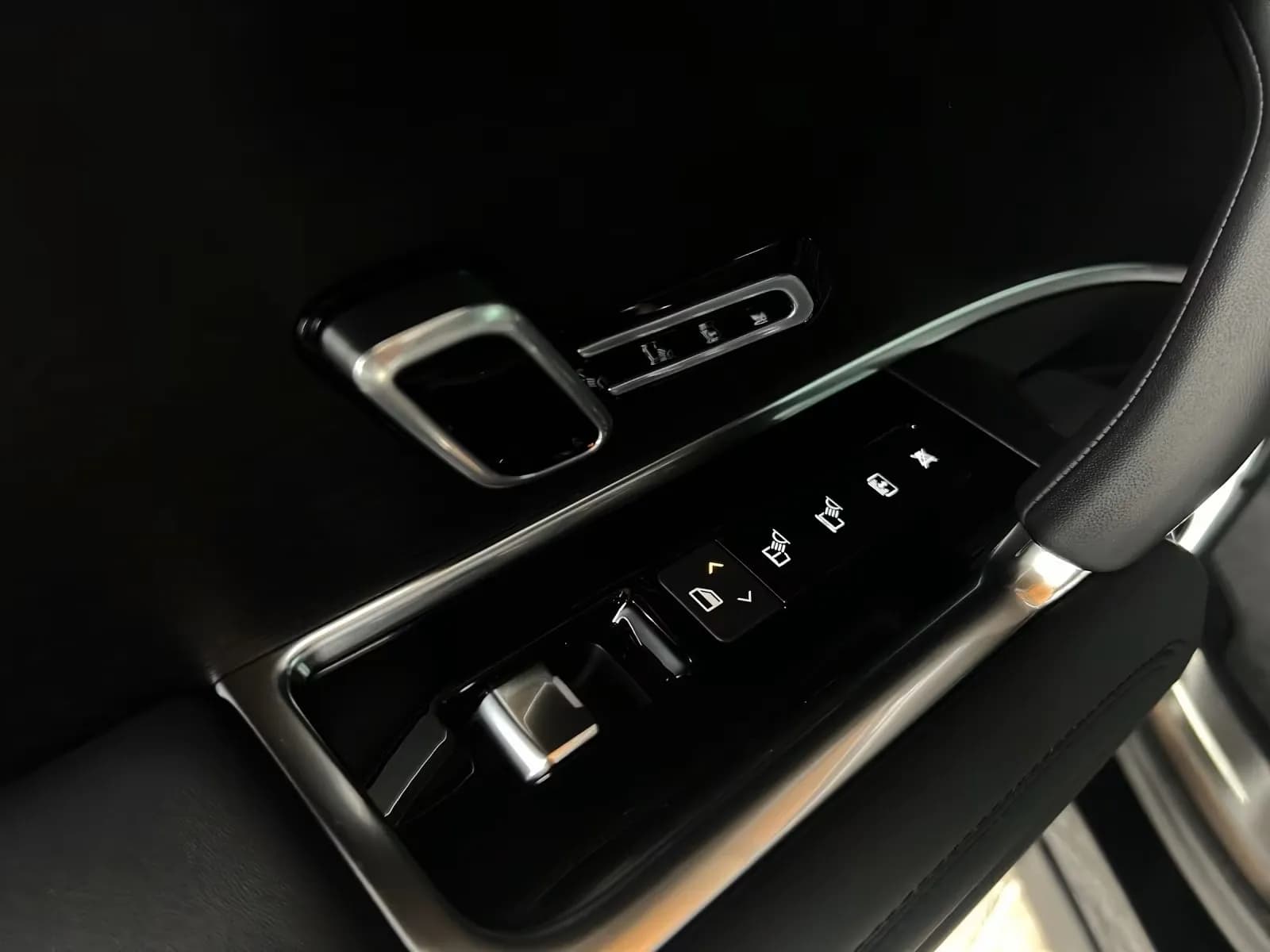 Land Rover Range Rover P460e (foto 11/30)