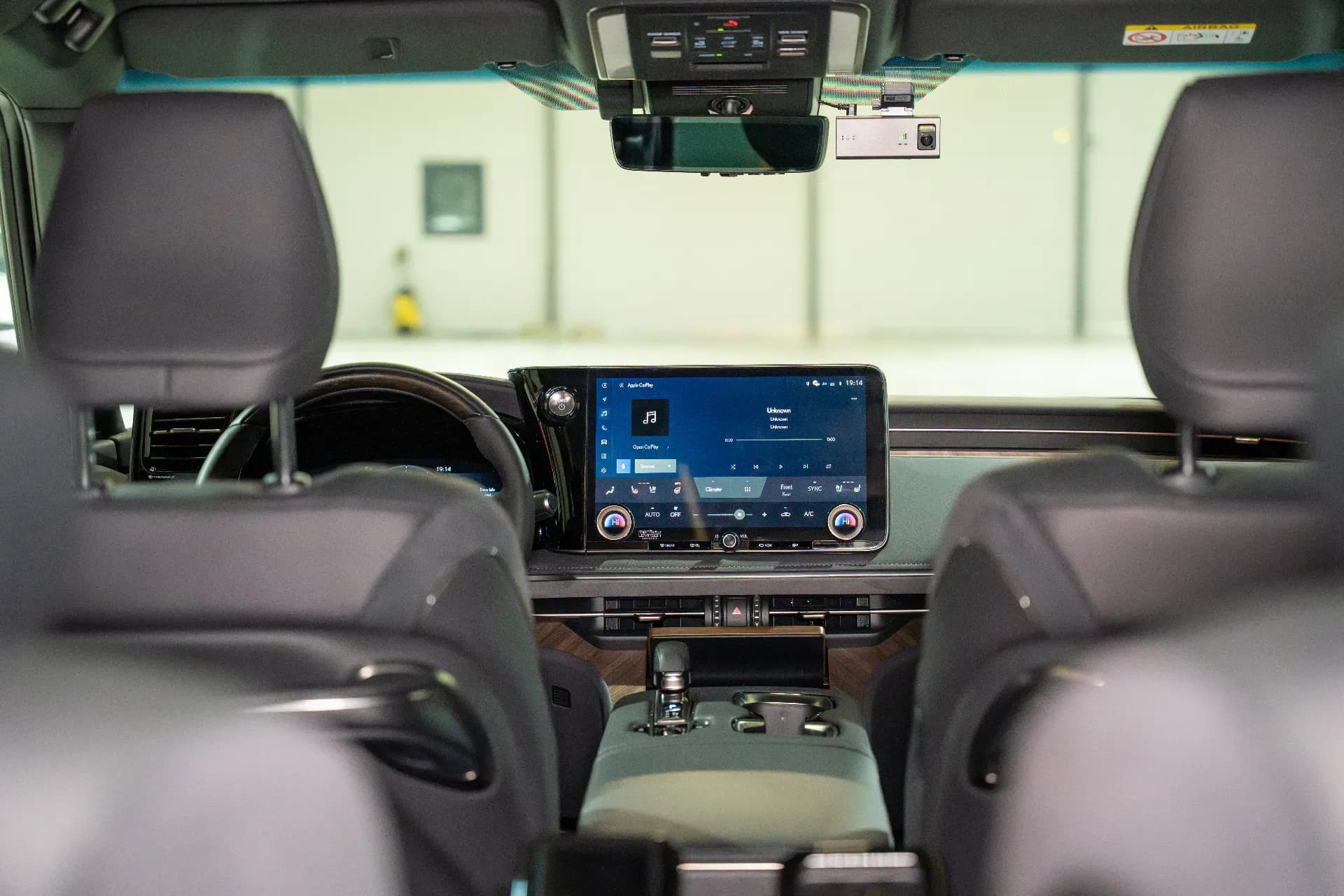 Lexus LM 350h (foto 14/30)