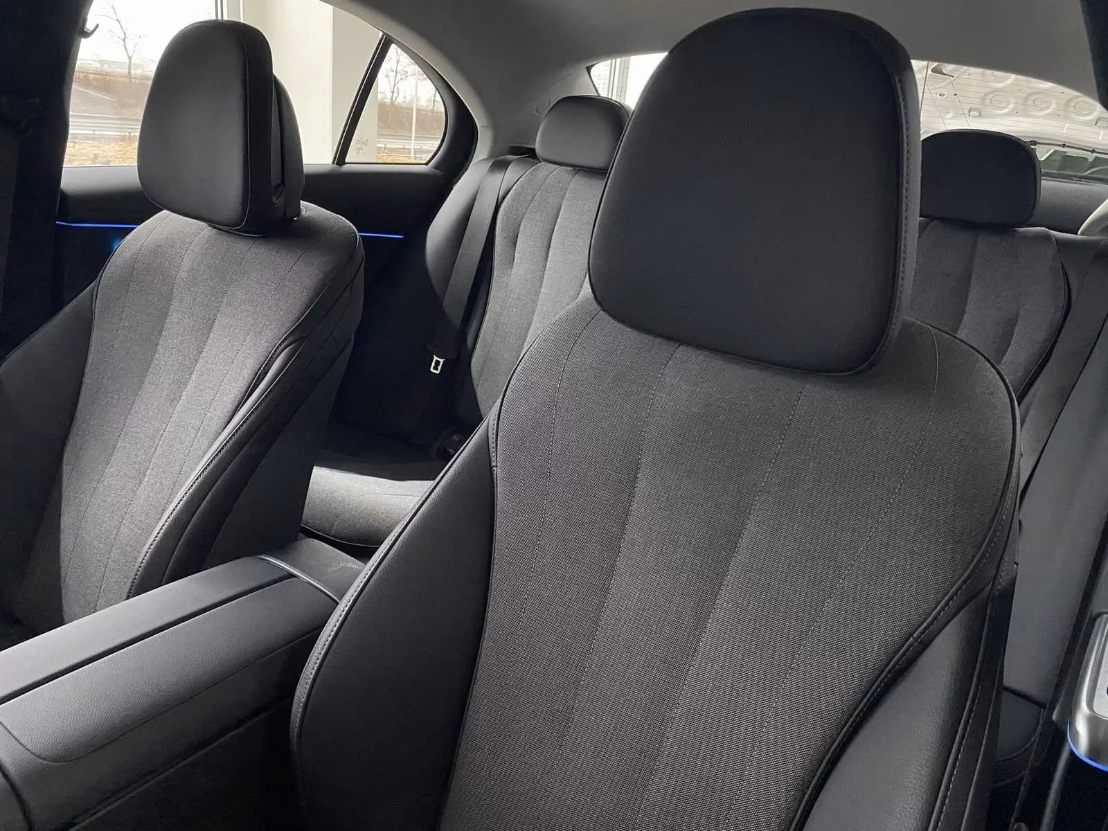 Mercedes-Benz E200 (foto 12/16)