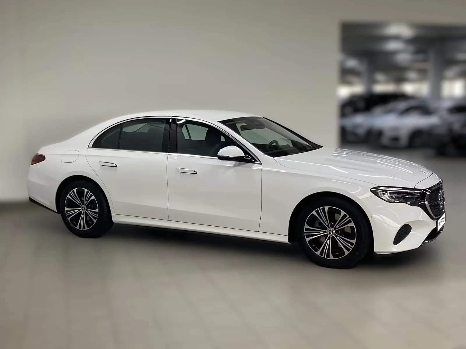 Mercedes-Benz E200 (foto 4/16)