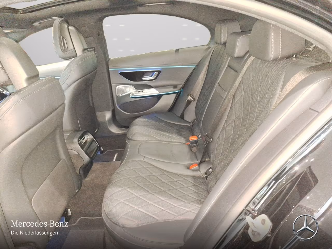 Mercedes-Benz E 200 (foto 15/17)
