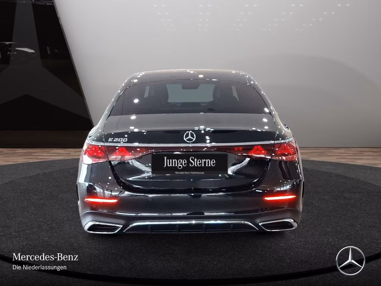 Mercedes-Benz E 200 (foto 2/17)