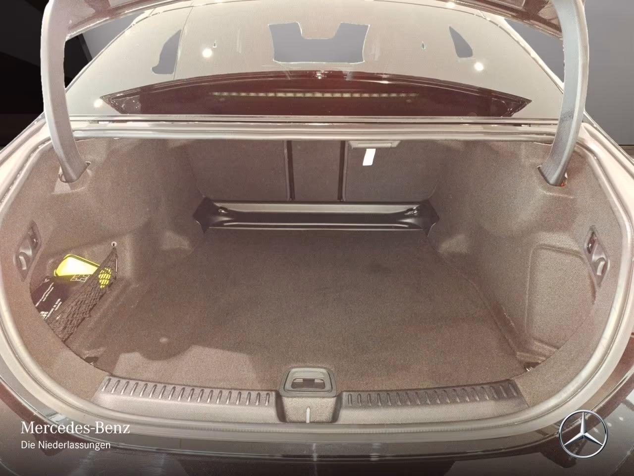 Mercedes-Benz E 200 (foto 17/17)