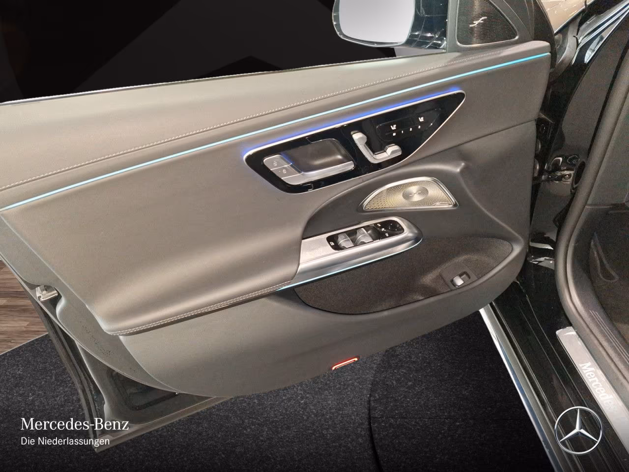 Mercedes-Benz E 200 (foto 13/17)