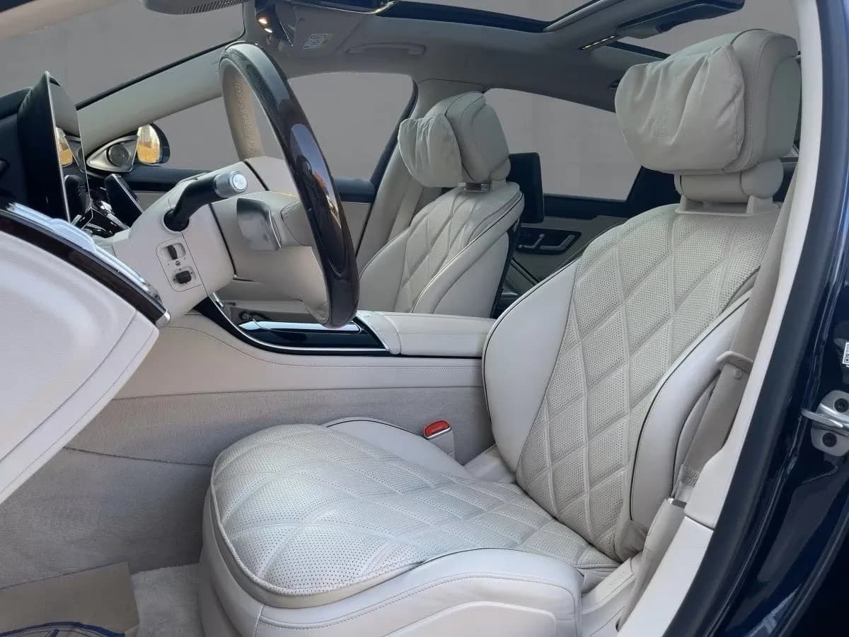 Mercedes-Benz S 680 Maybach (foto 8/19)