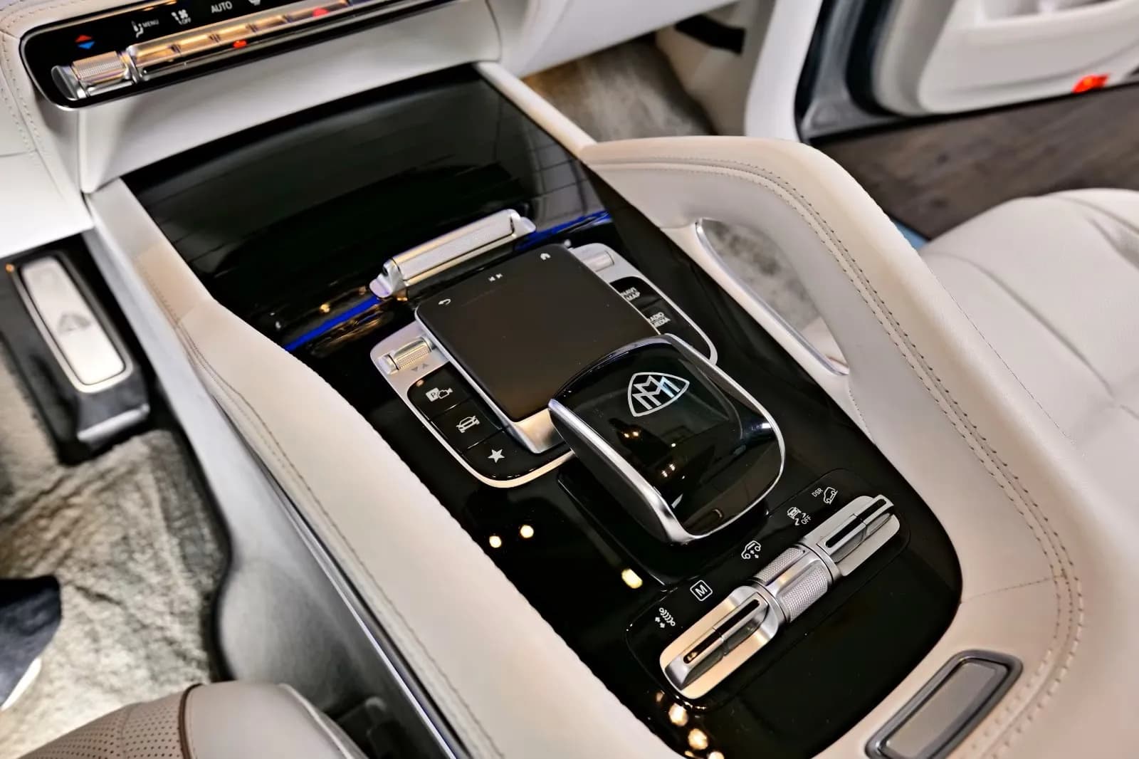Mercedes-Benz GLS 600 Maybach (foto 19/30)