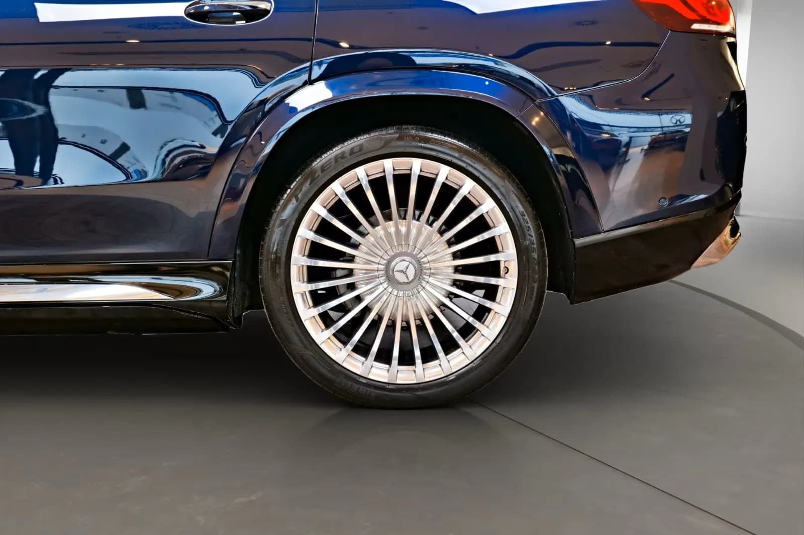 Mercedes-Benz GLS 600 Maybach (foto 7/30)