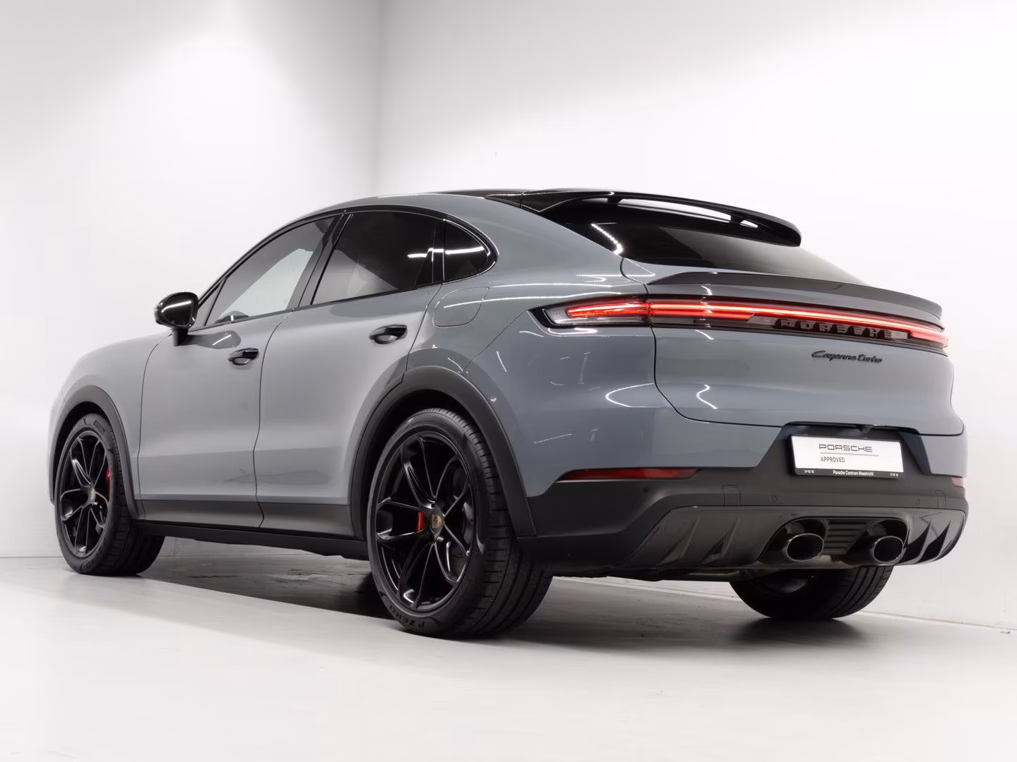 Porsche Cayenne Turbo E-Hybrid Coupe (foto 6/30)