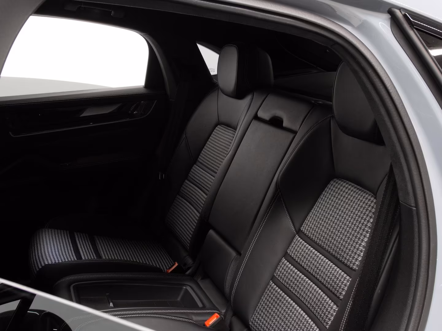 Porsche Cayenne Turbo E-Hybrid Coupe (foto 24/30)