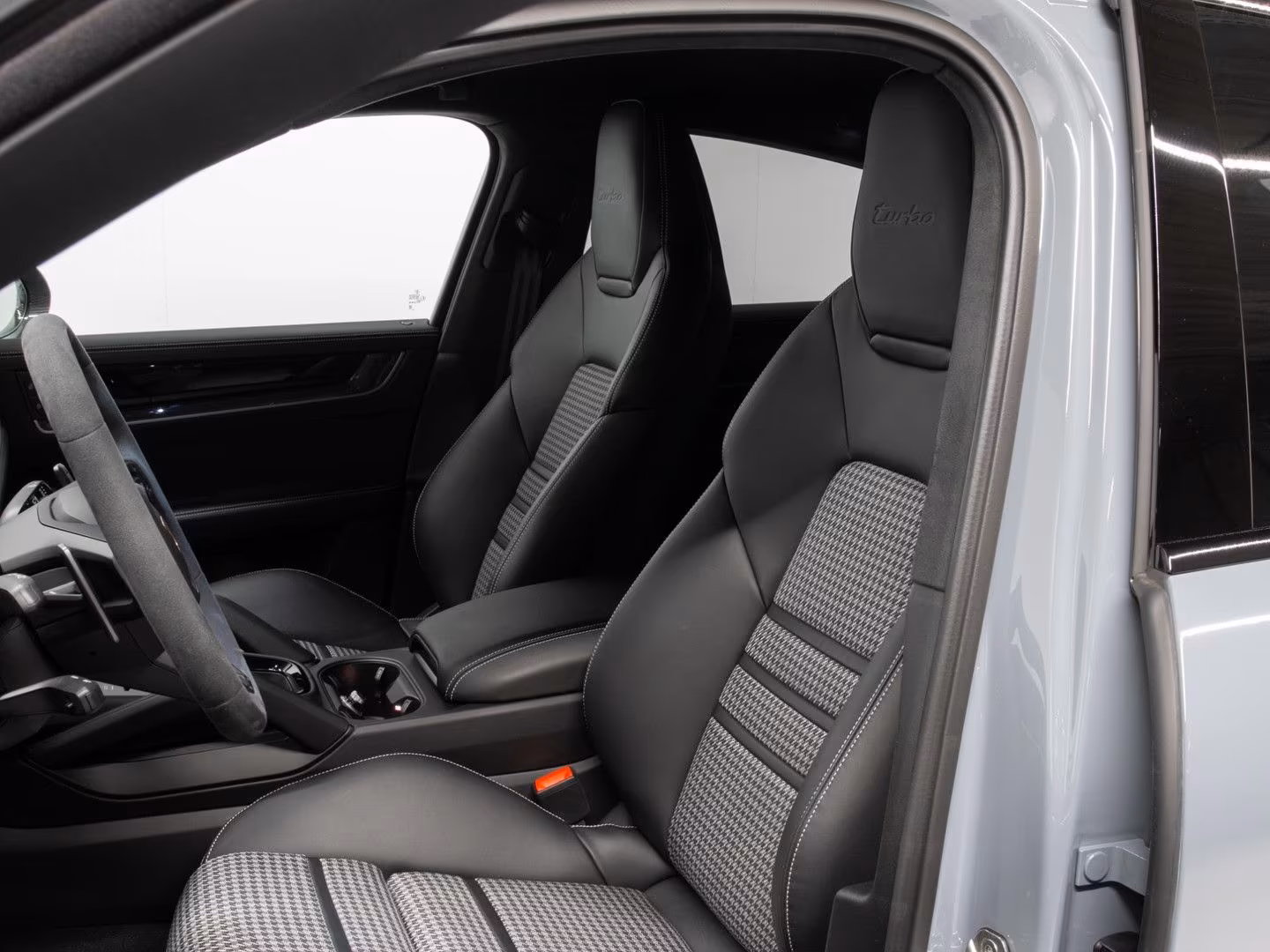 Porsche Cayenne Turbo E-Hybrid Coupe (foto 19/30)