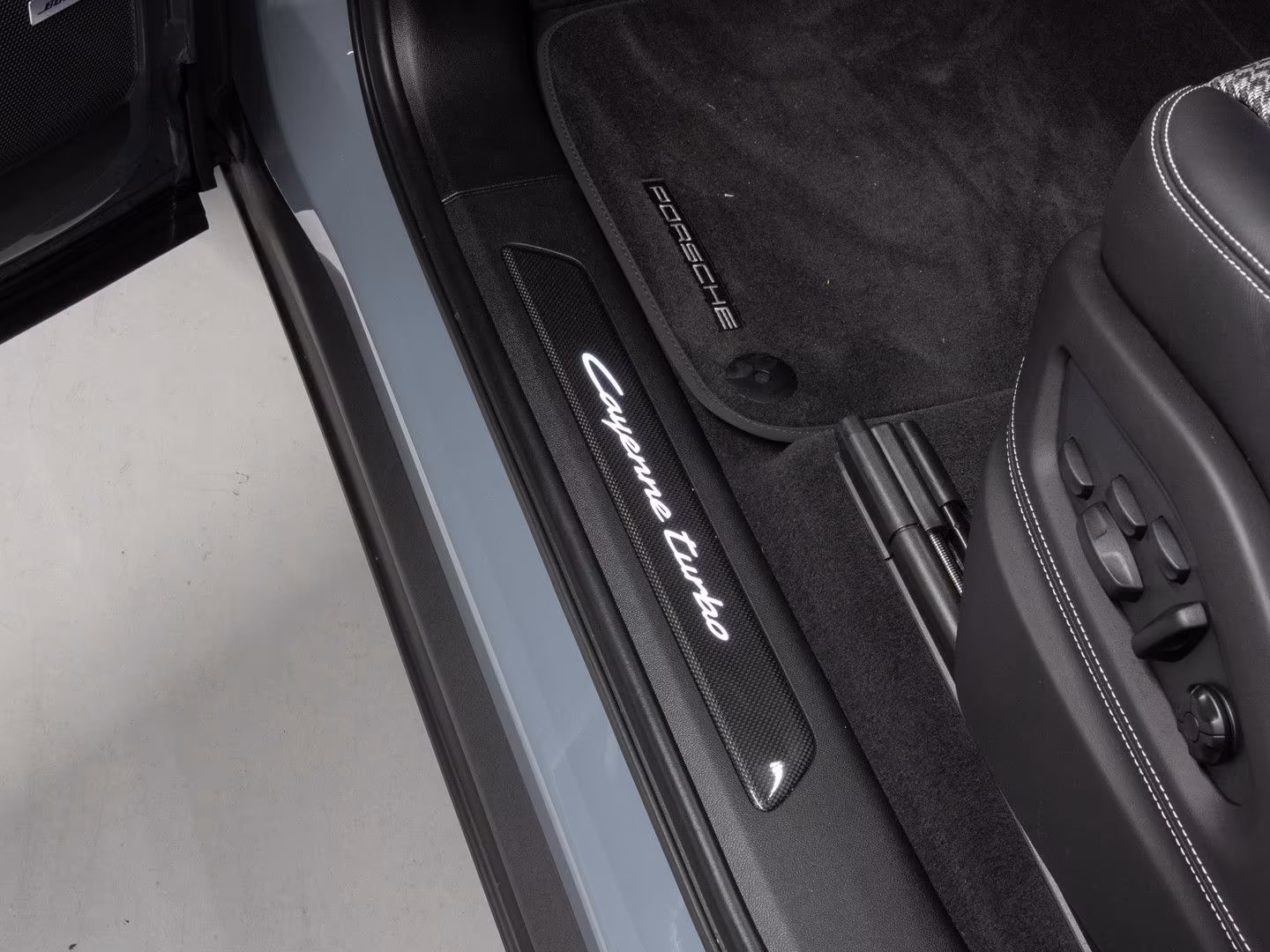 Porsche Cayenne Turbo E-Hybrid Coupe (foto 20/30)