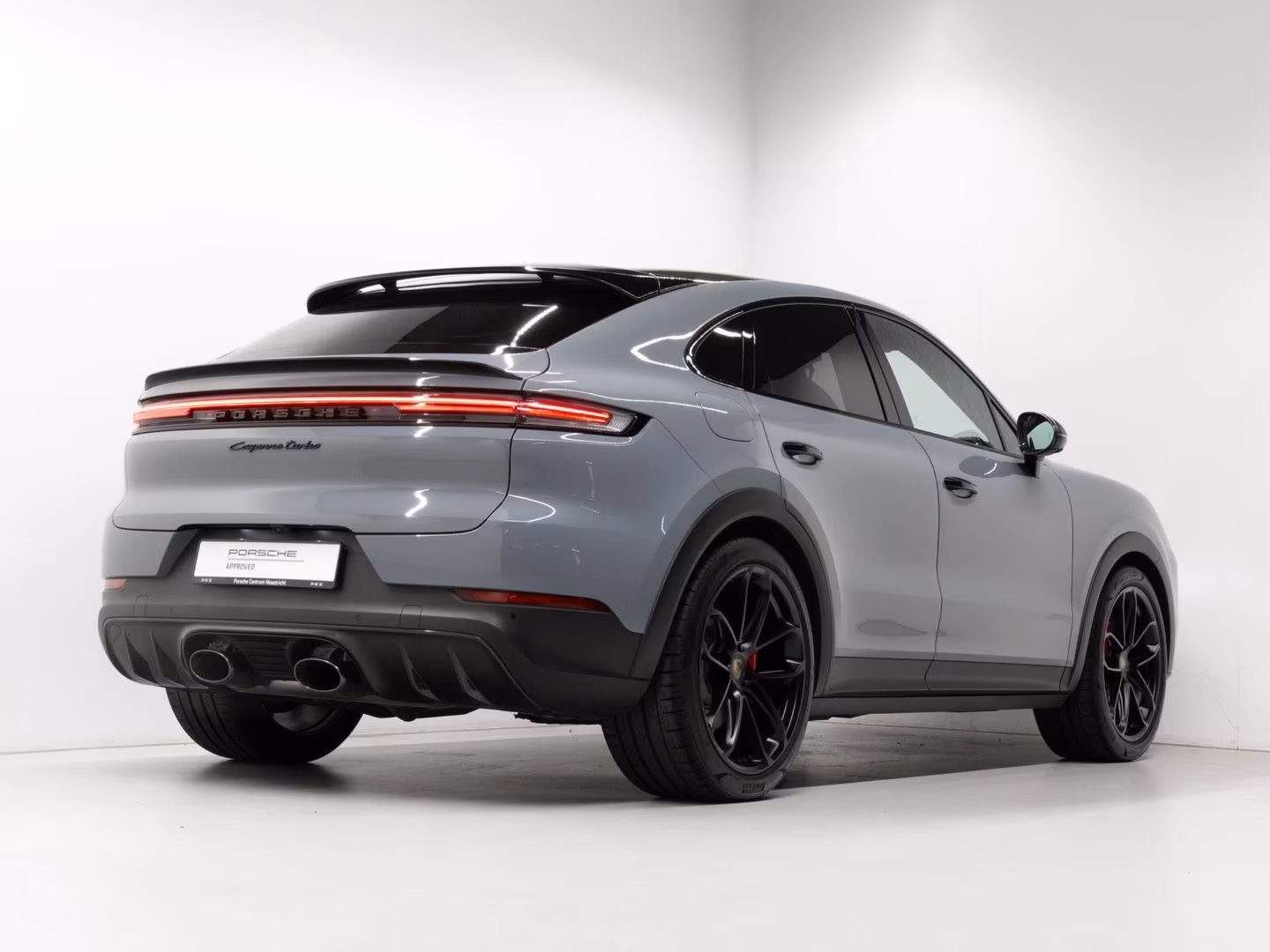 Porsche Cayenne Turbo E-Hybrid Coupe (foto 8/30)