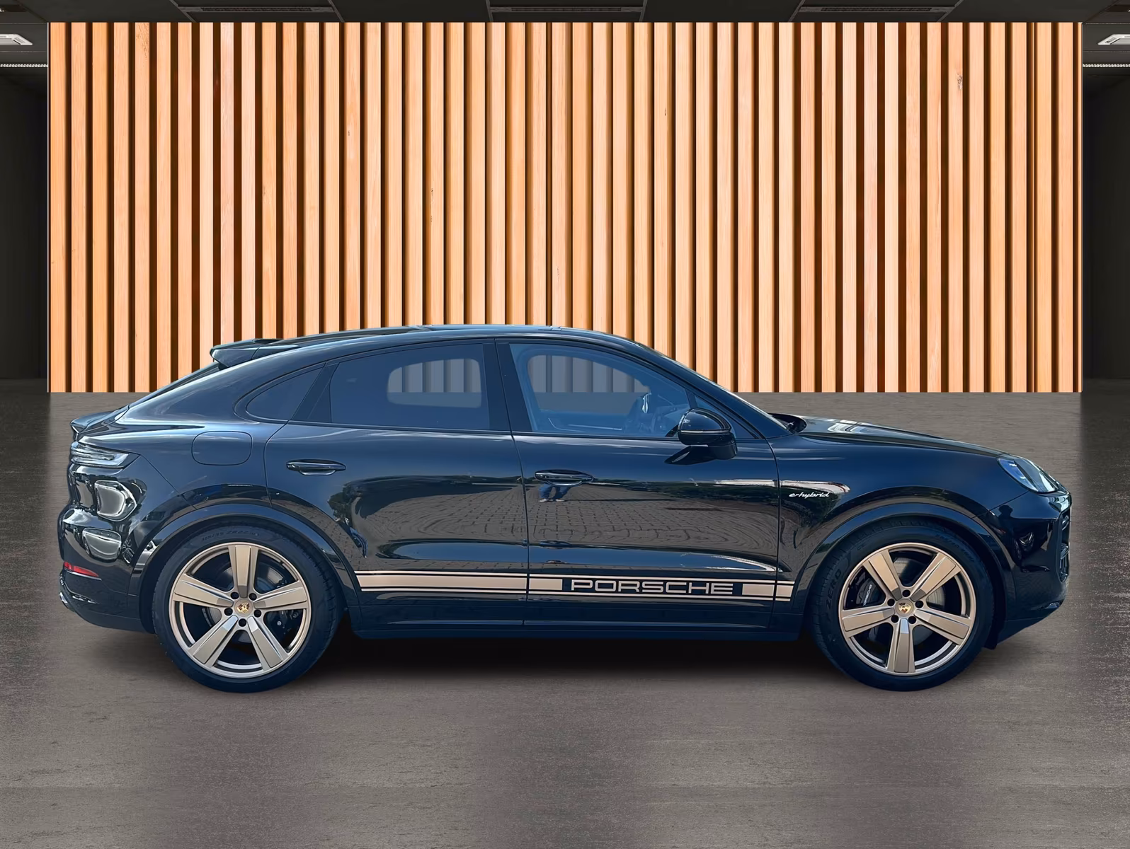 Porsche Cayenne Turbo E-Hybrid (foto 3/7)